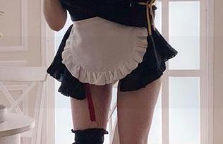 不刷不行！长腿图包，Alina Becker演示了什么叫优雅和性感。